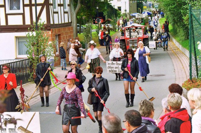 sonntag_umzug_kirmes_2010_163_20160830_1198561116